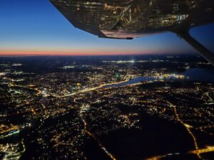 Mehr über den Artikel erfahren Nachtflug in Flensburg